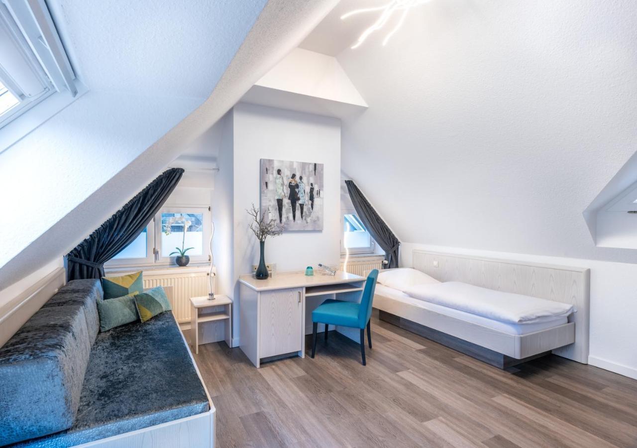 Hotel Zur Krone Meerbusch Eksteriør billede