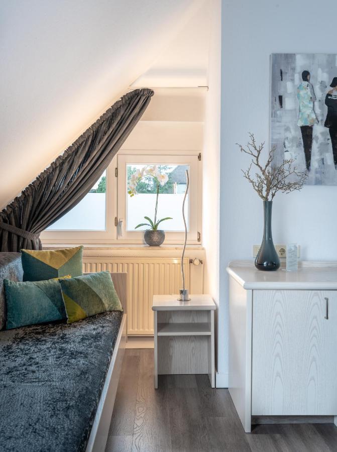 Hotel Zur Krone Meerbusch Eksteriør billede