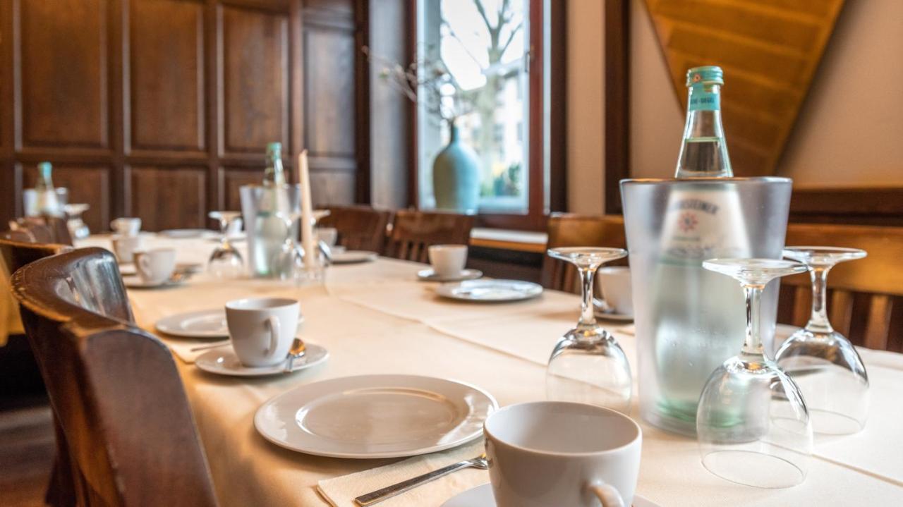 Hotel Zur Krone Meerbusch Eksteriør billede