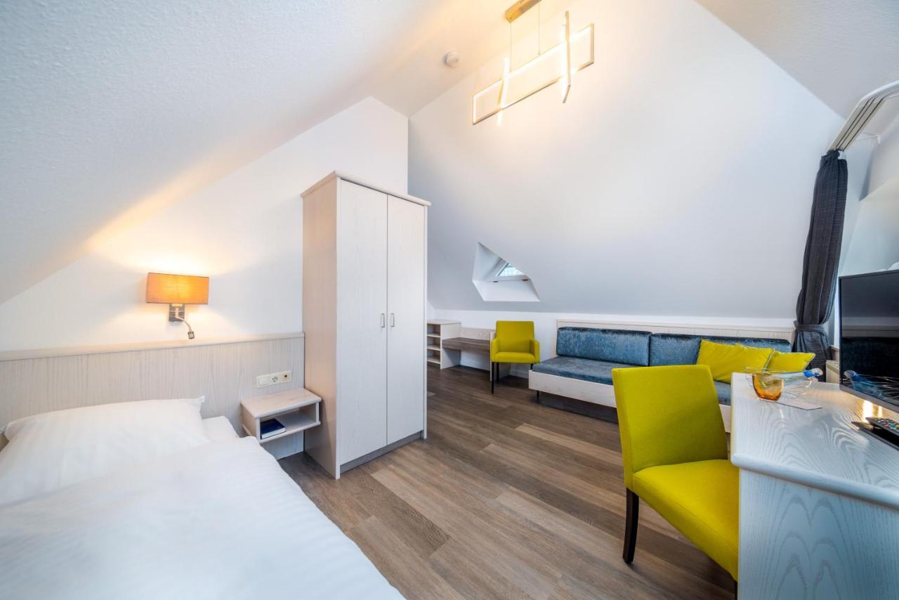 Hotel Zur Krone Meerbusch Eksteriør billede